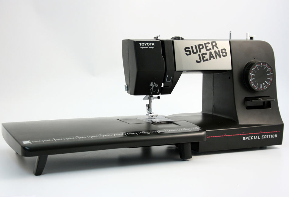 Toyota Super Jeans SJ15PE sewing machine